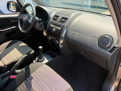 Fiat Sedici 2.0 MJT 16V DPF 4x4 Dynamic (11)