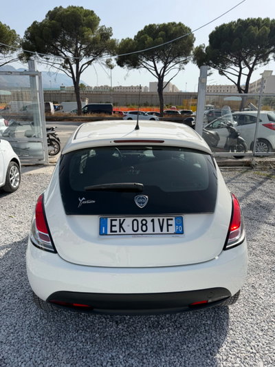 Lancia Ypsilon 1.2 69 CV 5 porte Silver (3)