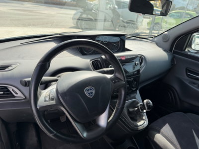 Lancia Ypsilon 1.2 69 CV 5 porte Silver (5)