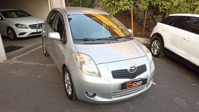Toyota Yaris 1.D-4D DPF 5 porte M-MT Sol usata