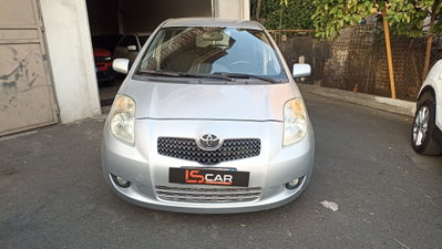 Toyota Yaris 1.D-4D DPF 5 porte M-MT Sol (2)