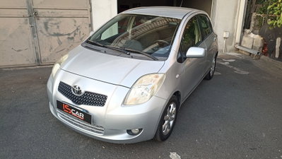 Toyota Yaris 1.D-4D DPF 5 porte M-MT Sol (3)