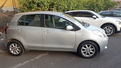 Toyota Yaris 1.D-4D DPF 5 porte M-MT Sol (4)