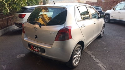 Toyota Yaris 1.D-4D DPF 5 porte M-MT Sol (6)