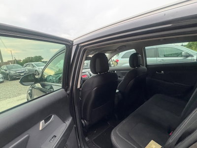 Kia Sportage 1.7 CRDI VGT 2WD Cool (9)
