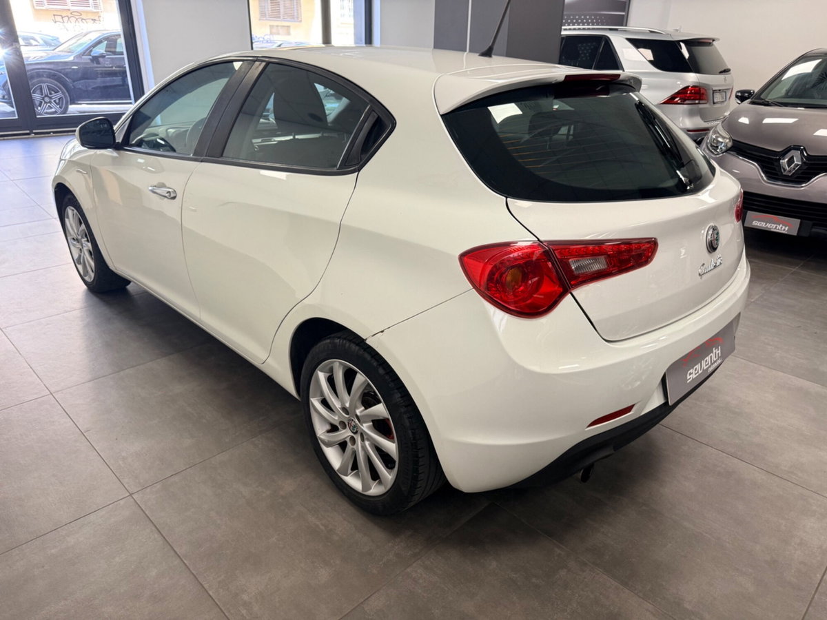 Alfa Romeo Giulietta 1.6 JTDm-2 Progression c/CL (4)