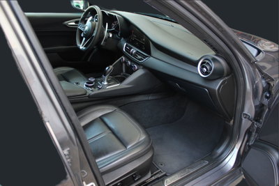 Alfa Romeo Giulia 2.2 Turbodiesel 160 CV AT8 B-Tech (10)