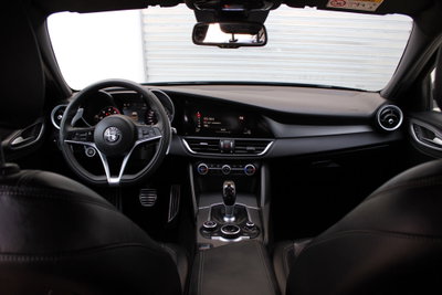 Alfa Romeo Giulia 2.2 Turbodiesel 160 CV AT8 B-Tech (12)