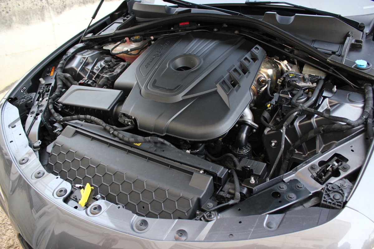 Alfa Romeo Giulia 2.2 Turbodiesel 160 CV AT8 B-Tech (19)
