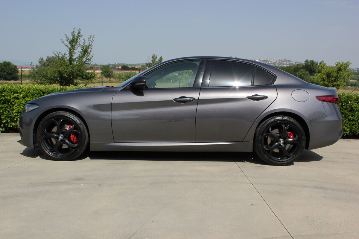 Alfa Romeo Giulia 2.2 Turbodiesel 160 CV AT8 B-Tech (3)