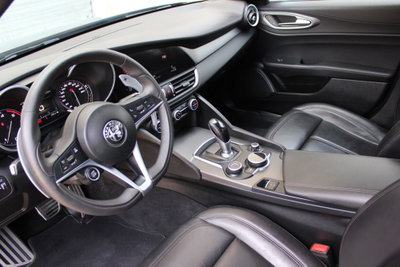 Alfa Romeo Giulia 2.2 Turbodiesel 160 CV AT8 B-Tech (9)