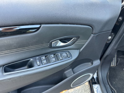 Renault Scenic E-Tech Electric 1.5 dCi 110CV Luxe (10)