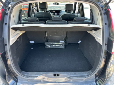 Renault Scenic E-Tech Electric 1.5 dCi 110CV Luxe (12)