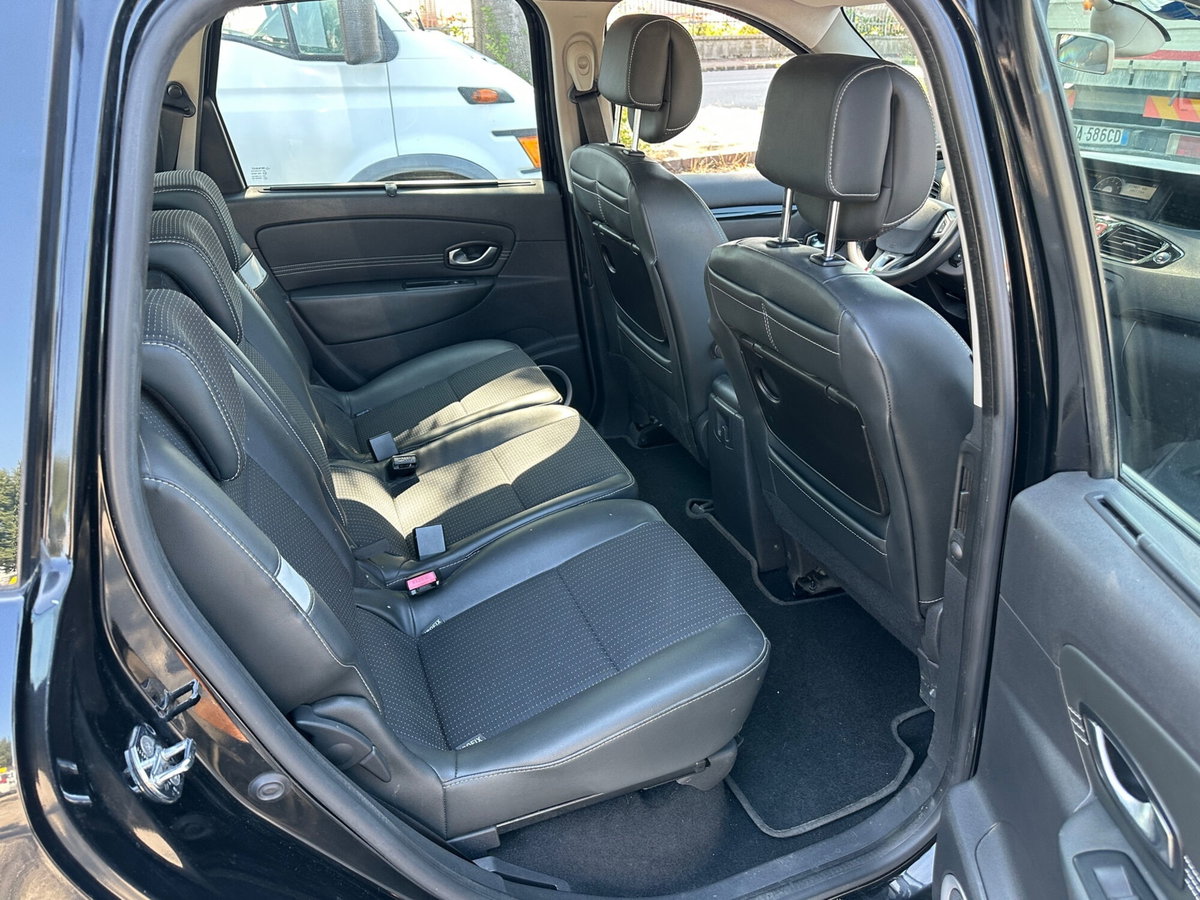 Renault Scenic E-Tech Electric 1.5 dCi 110CV Luxe (13)