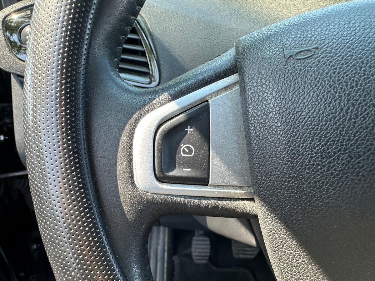 Renault Scenic E-Tech Electric 1.5 dCi 110CV Luxe (19)