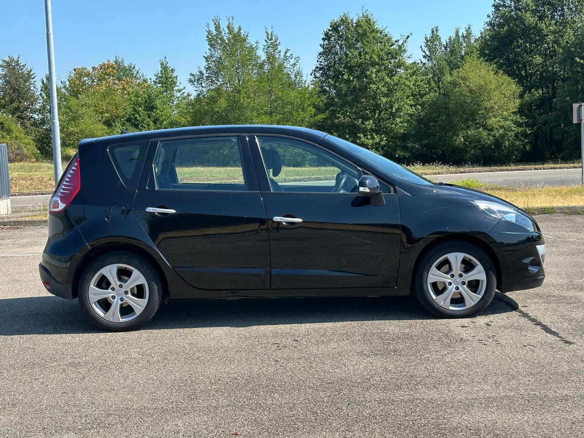 Renault Scenic E-Tech Electric 1.5 dCi 110CV Luxe (4)
