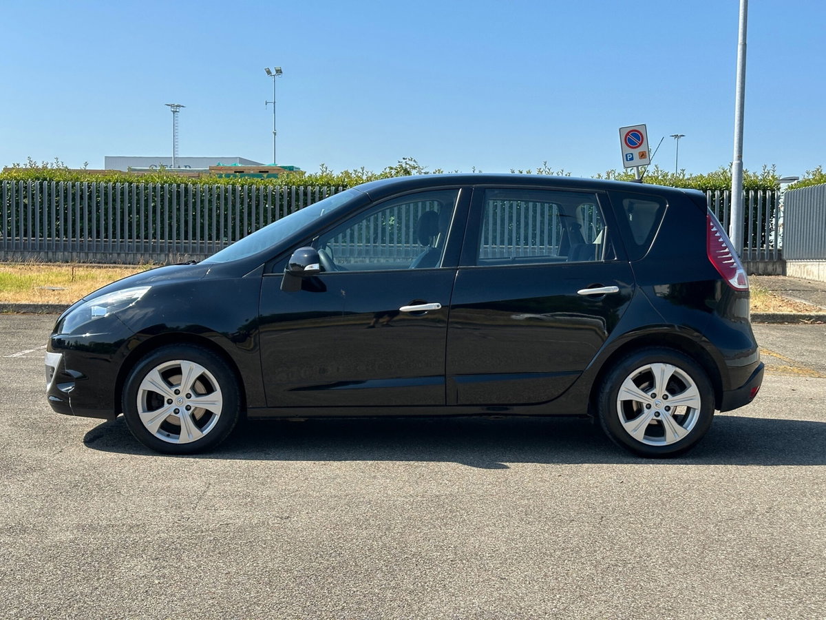 Renault Scenic E-Tech Electric 1.5 dCi 110CV Luxe (8)