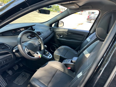 Renault Scenic E-Tech Electric 1.5 dCi 110CV Luxe (9)