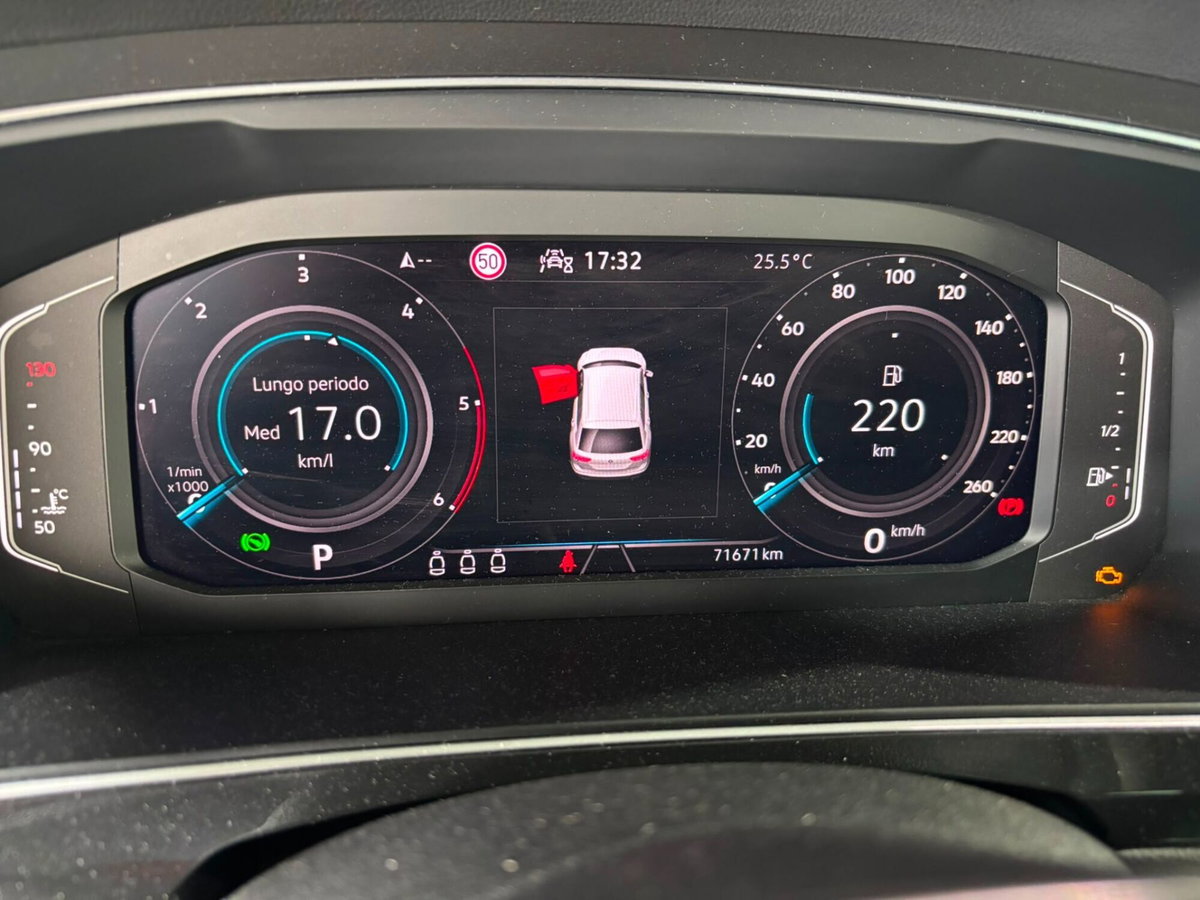 Volkswagen Tiguan 2.0 TDI 150 CV SCR DSG 4MOTION Elegance (13)