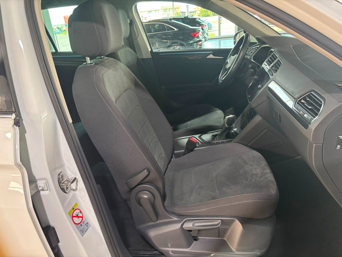 Volkswagen Tiguan 2.0 TDI 150 CV SCR DSG 4MOTION Elegance (17)