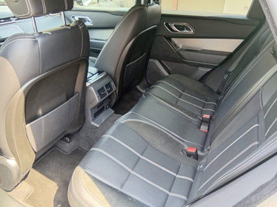 Land Rover Range Rover Velar 2.0D I4 240 CV R-Dynamic SE (12)