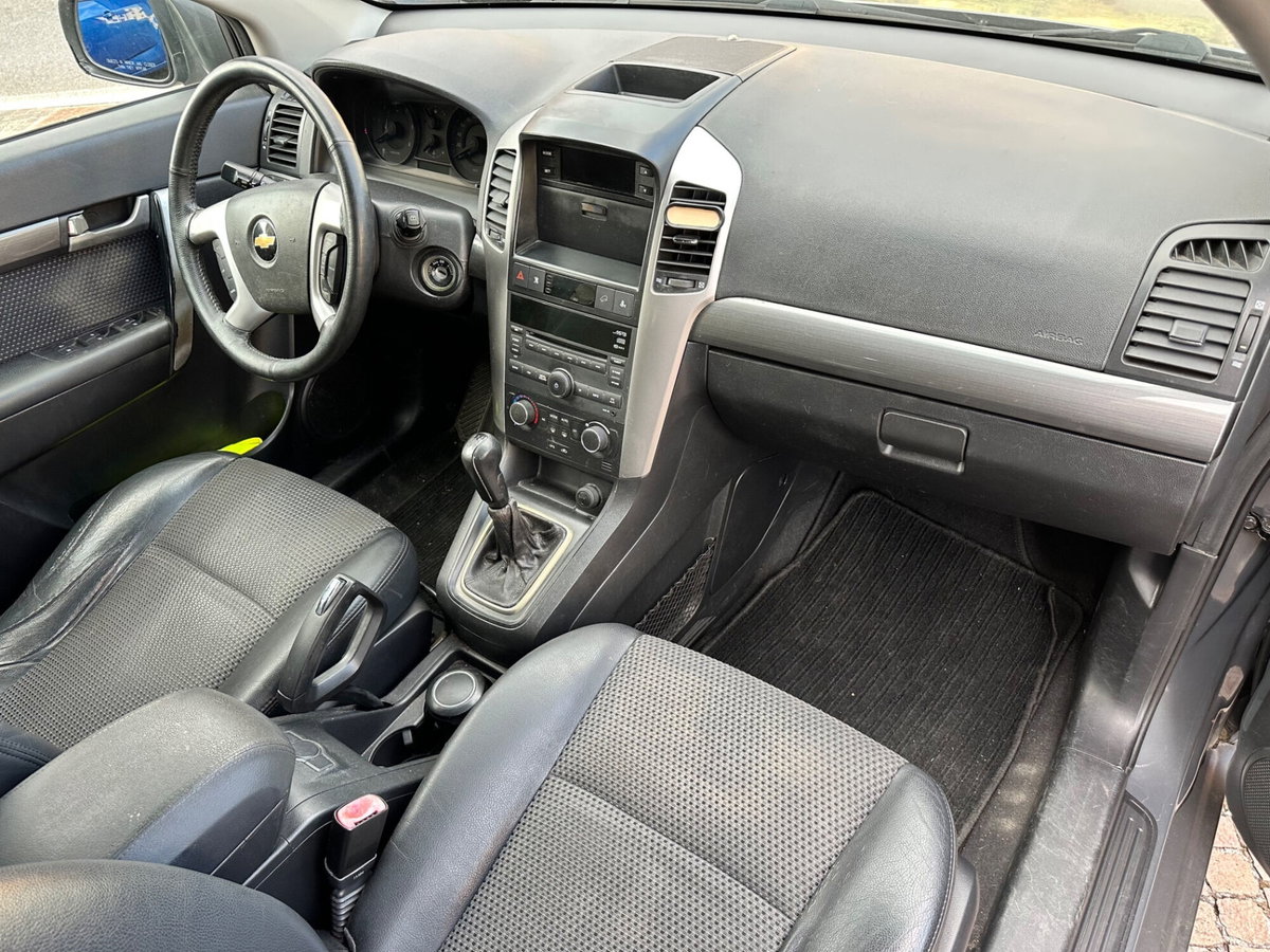 Chevrolet Captiva 2.0 VCDi 2WD (9)