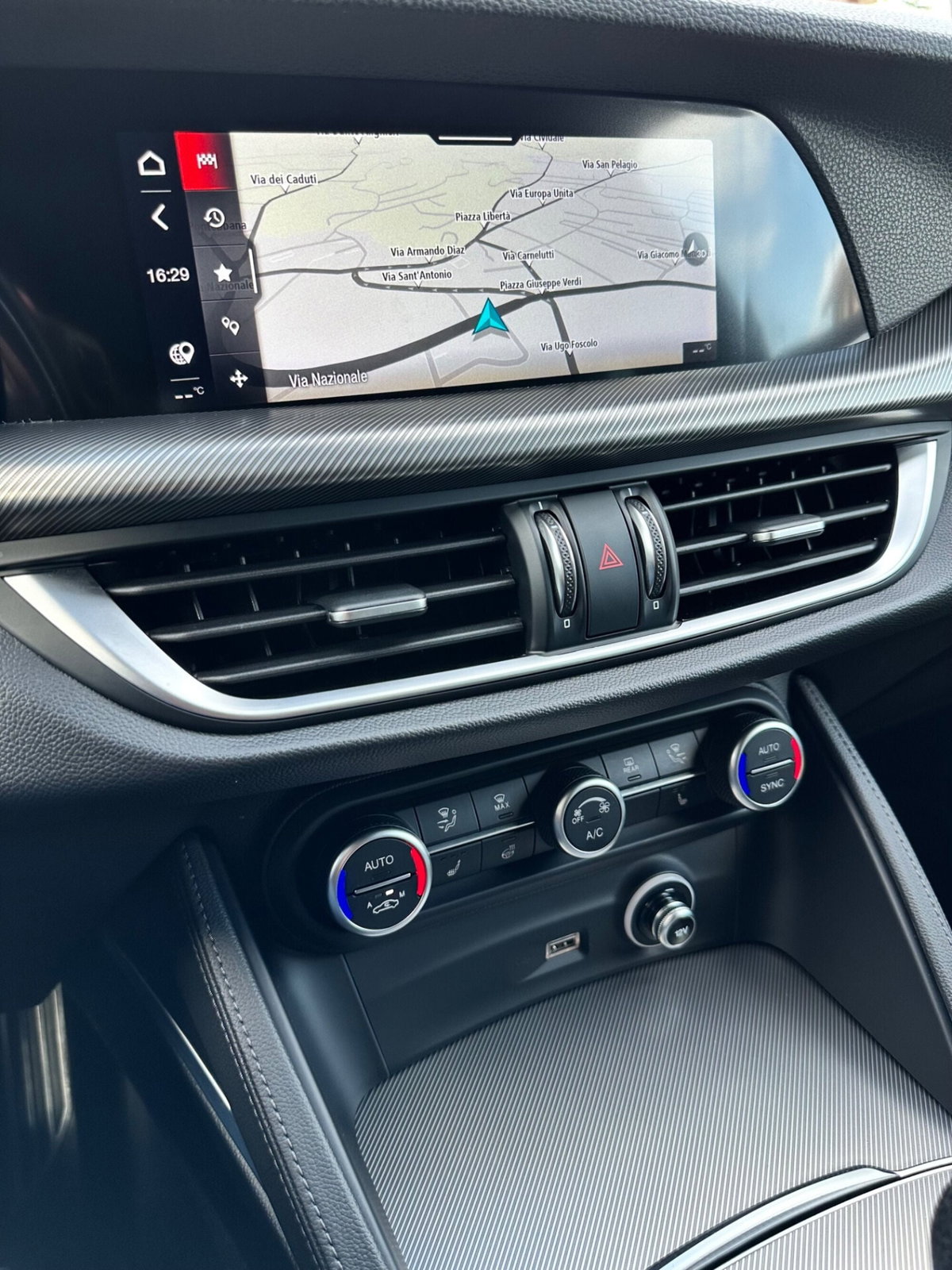 Alfa Romeo Stelvio Stelvio 2.2 Turbodiesel 210 CV AT8 Q4 Veloce (18)