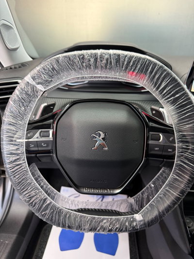 Peugeot 2008 BlueHDi 130 S&S EAT8 Allure Pack (11)