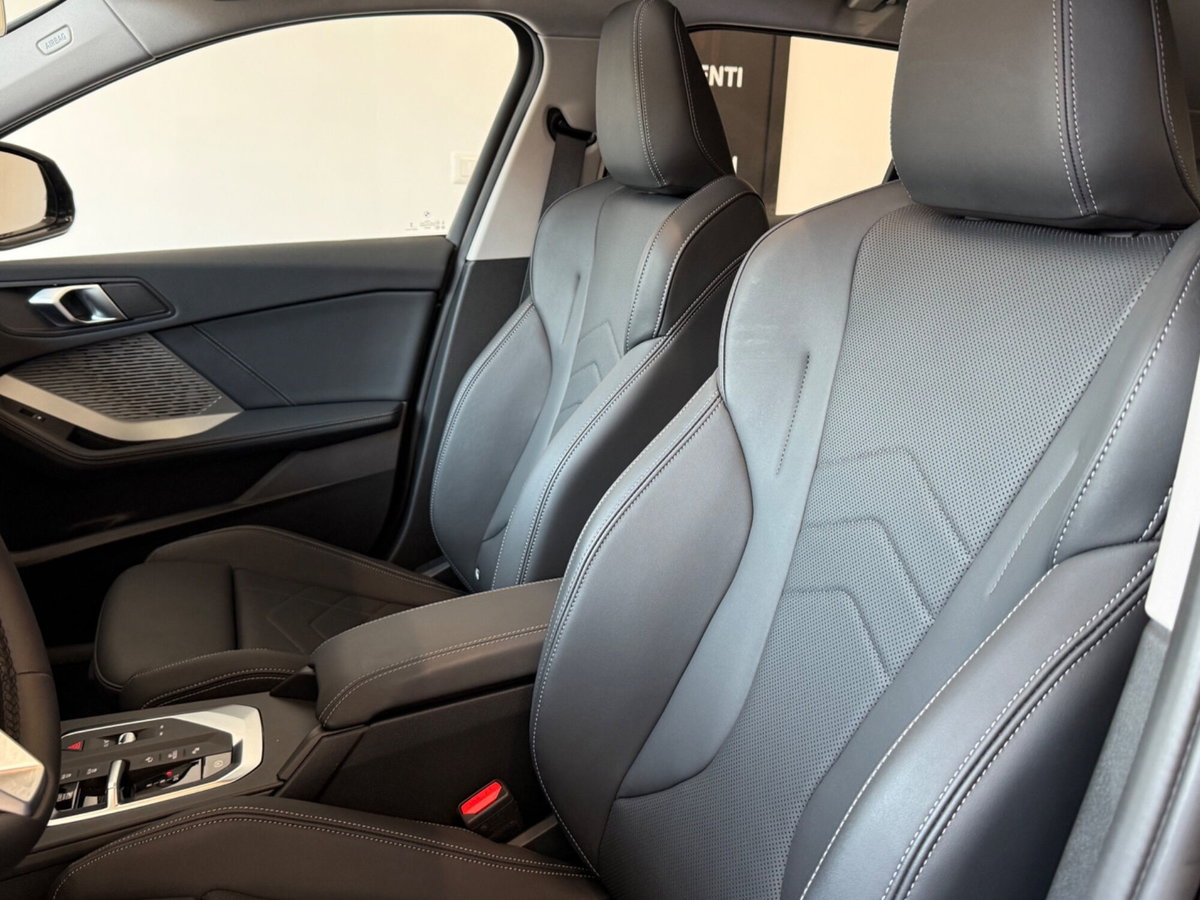 BMW Serie 1 116 auto (11)