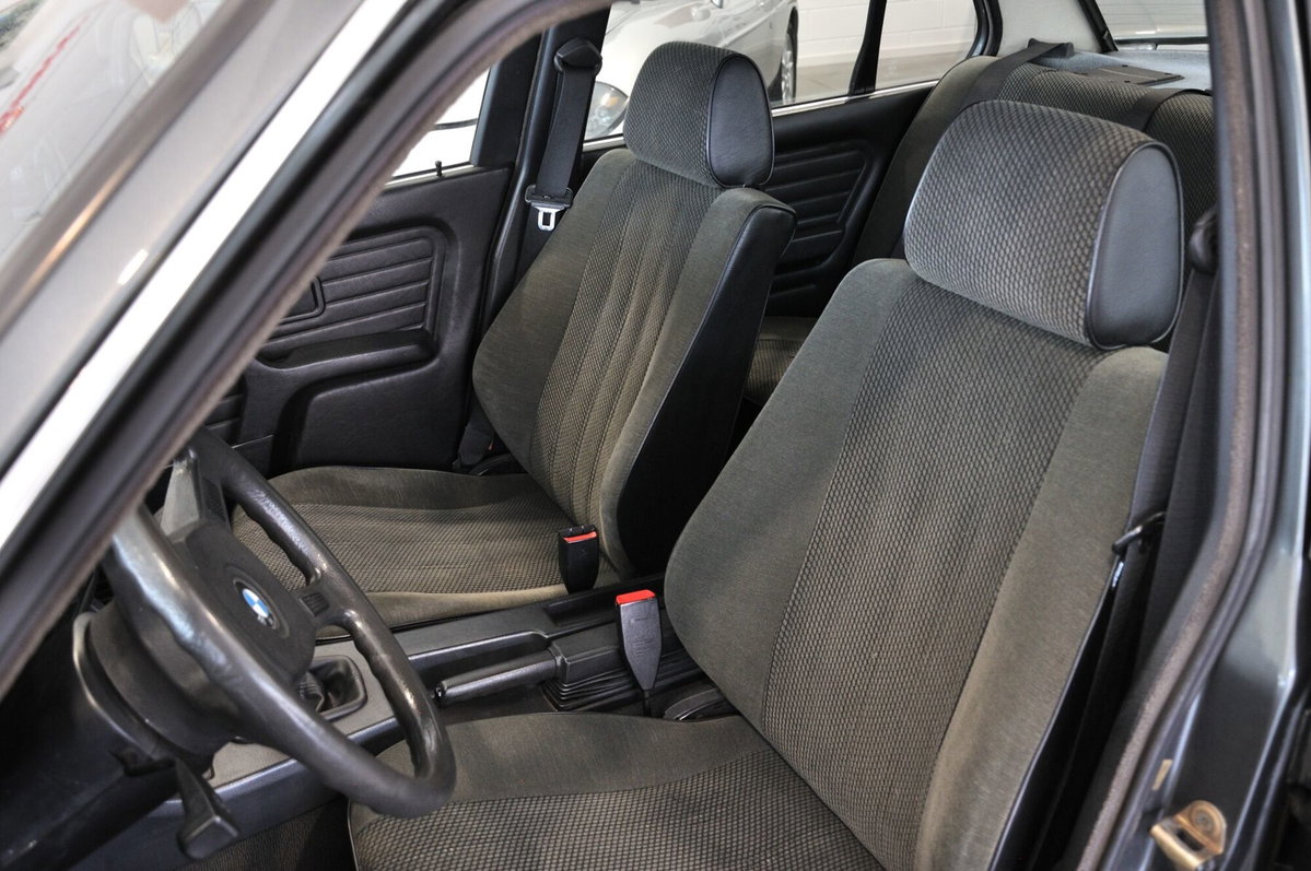 BMW Serie 3 316 4 porte (10)