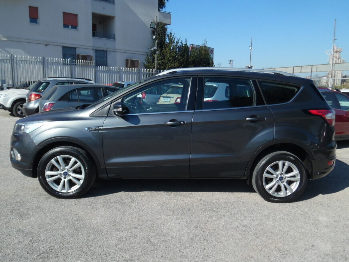 Ford Kuga 1.5 TDCI 120 CV S&S 2WD Titanium Business (4)