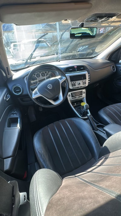 Lancia Delta 1.6 MJT DPF Gold (5)