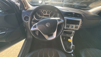 Lancia Delta 1.6 MJT DPF Gold (8)