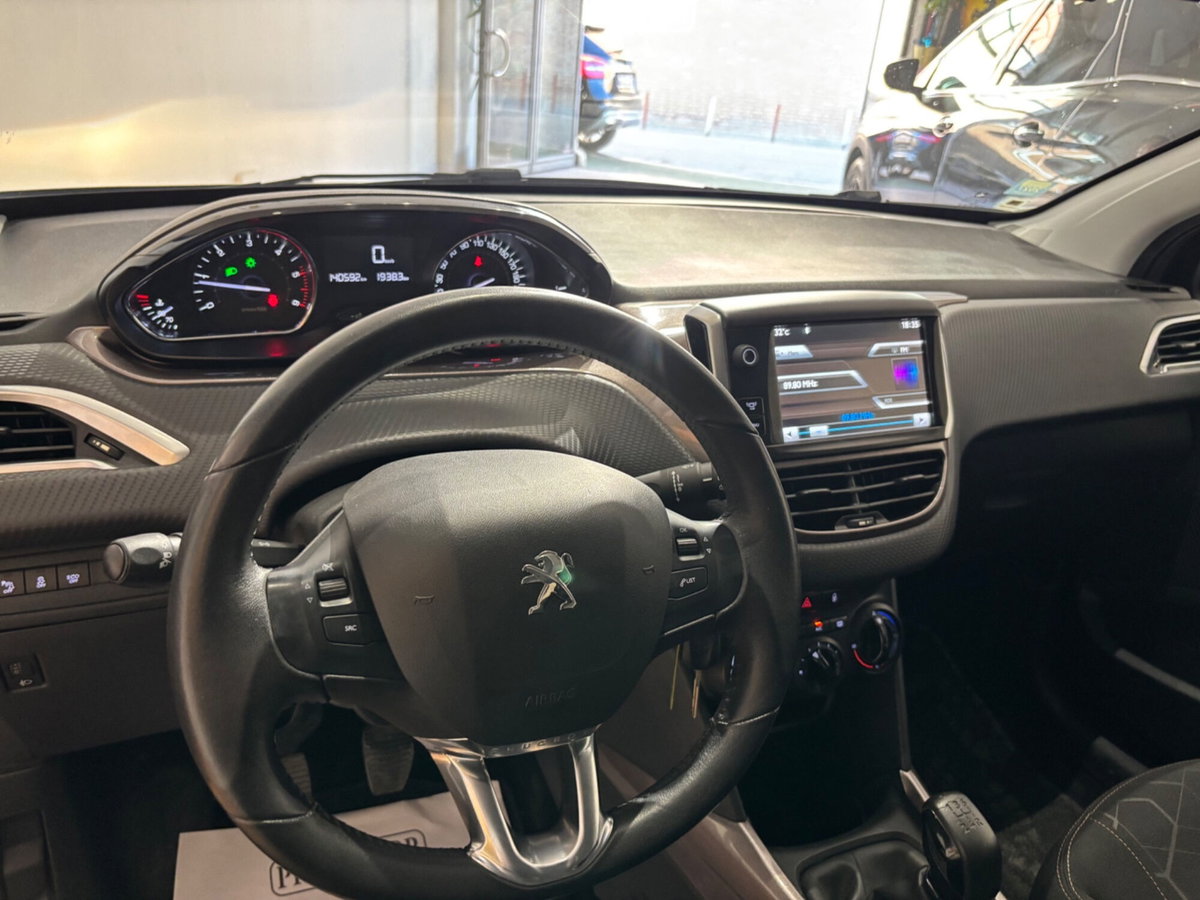 Peugeot 2008 e-HDi 92 CV Stop&Start Allure (11)