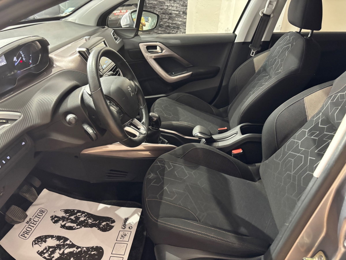 Peugeot 2008 e-HDi 92 CV Stop&Start Allure (9)