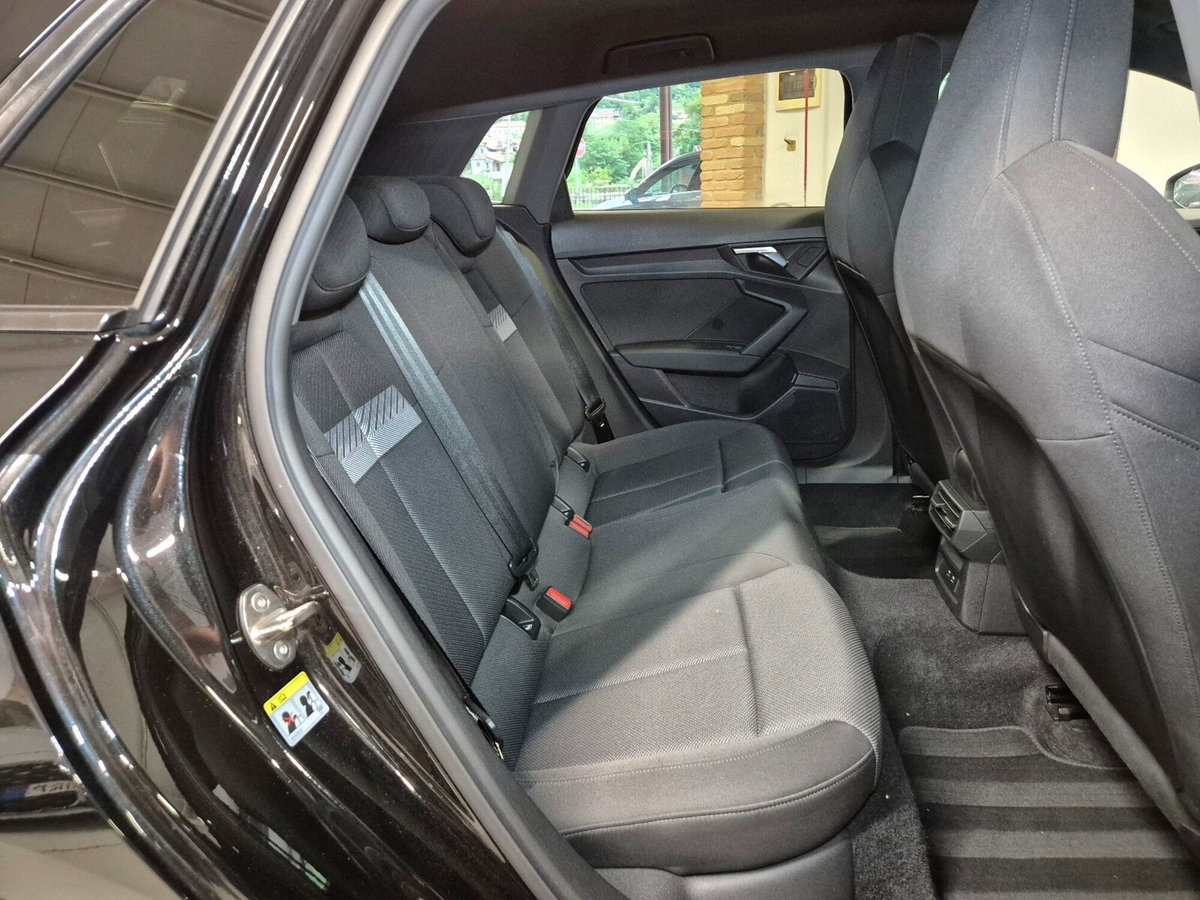 Audi A3 Sportback 30 TDI S tronic Business (8)
