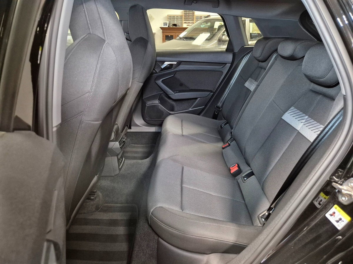 Audi A3 Sportback 30 TDI S tronic Business (9)