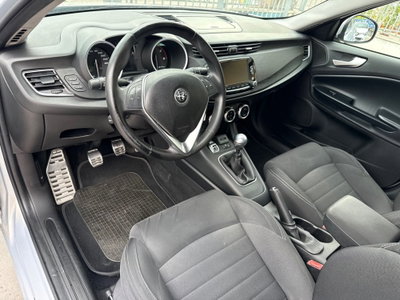 Alfa Romeo Giulietta 1.6 JTDm-2 Distinctive (9)