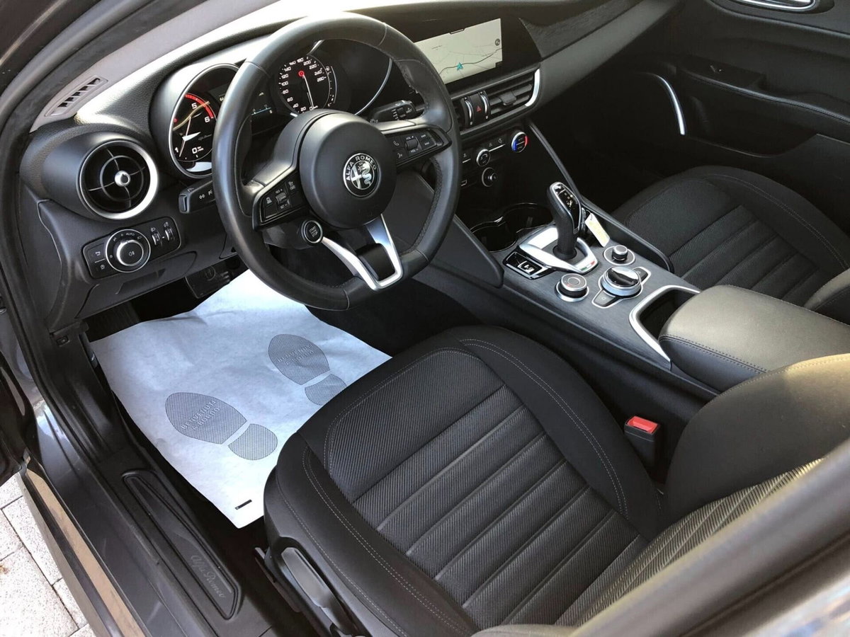 Alfa Romeo Giulia 2.2 Turbodiesel 160 CV AT8 Sprint (10)