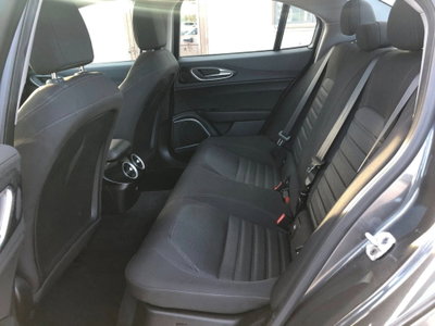 Alfa Romeo Giulia 2.2 Turbodiesel 160 CV AT8 Sprint (13)