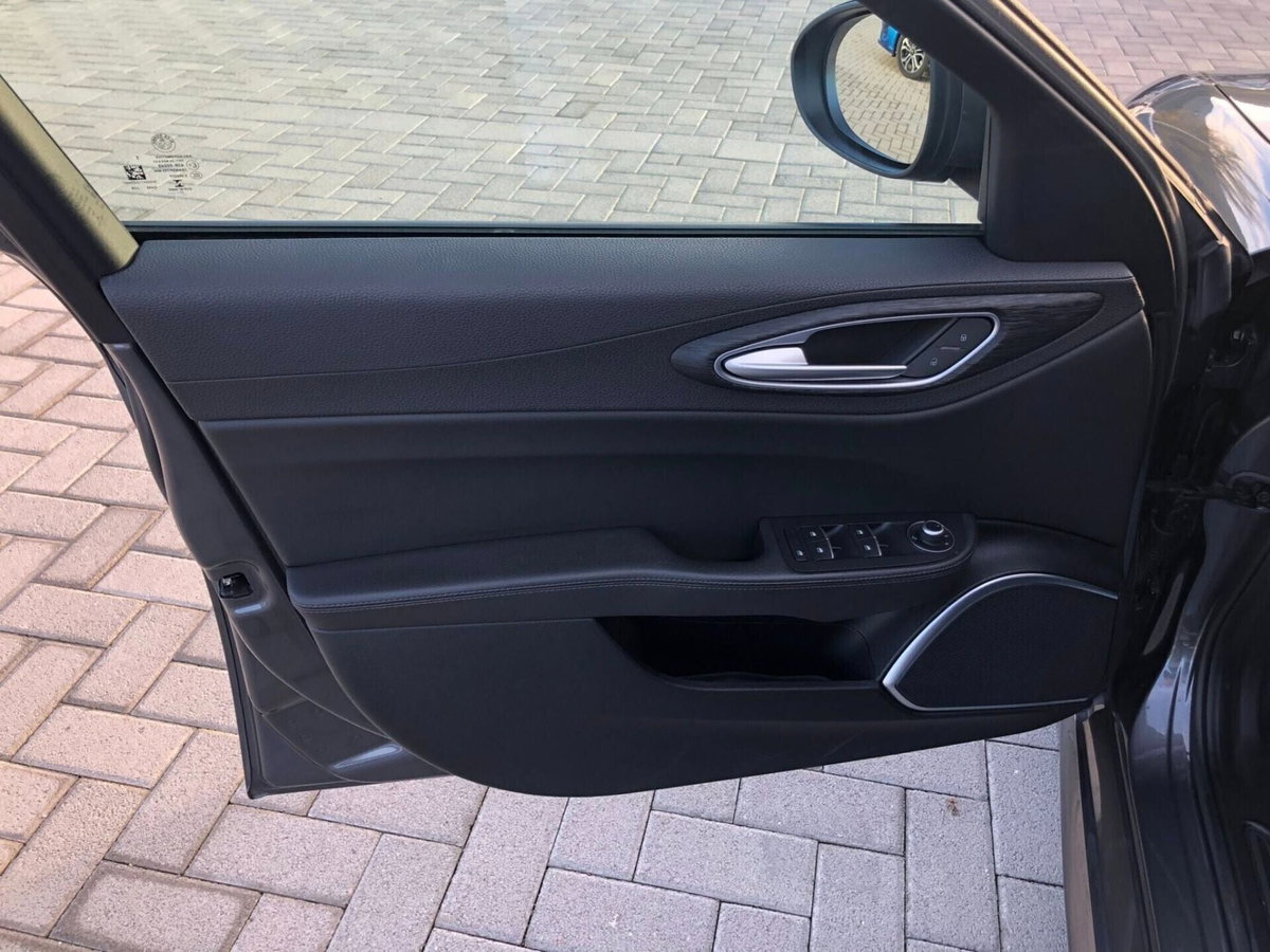 Alfa Romeo Giulia 2.2 Turbodiesel 160 CV AT8 Sprint (16)