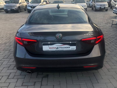 Alfa Romeo Giulia 2.2 Turbodiesel 160 CV AT8 Sprint (4)