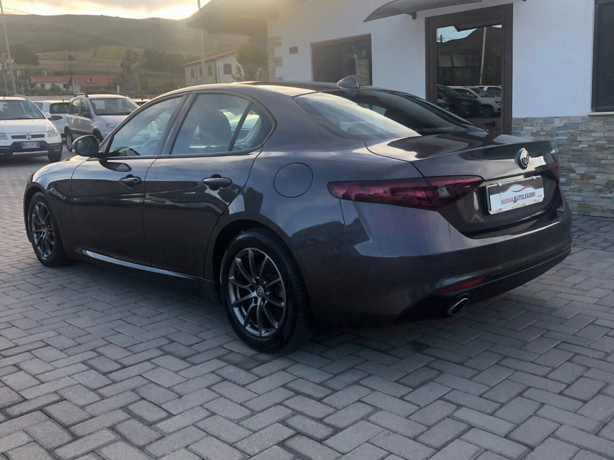 Alfa Romeo Giulia 2.2 Turbodiesel 160 CV AT8 Sprint (6)