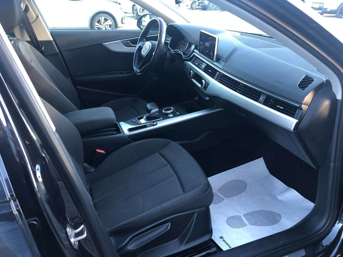 Audi A4 Avant 2.0 TDI 150 CV ultra S tronic Sport (11)