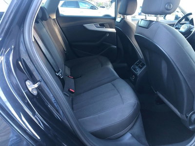 Audi A4 Avant 2.0 TDI 150 CV ultra S tronic Sport (12)
