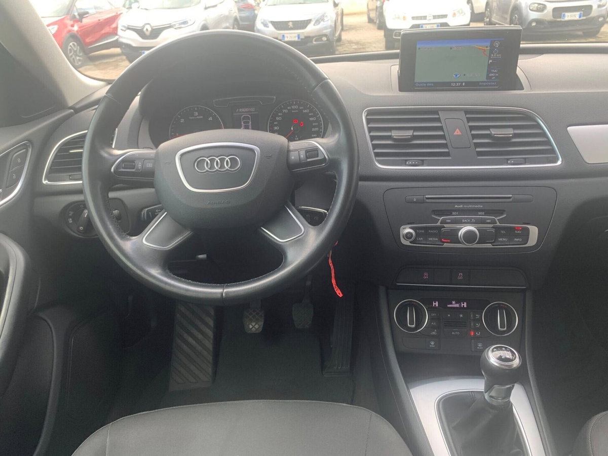 Audi Q3 2.0 TDI 120 CV Sport (9)