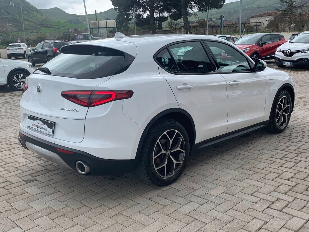 Alfa Romeo Stelvio Stelvio 2.2 Turbodiesel 190 CV AT8 RWD Executive (3)