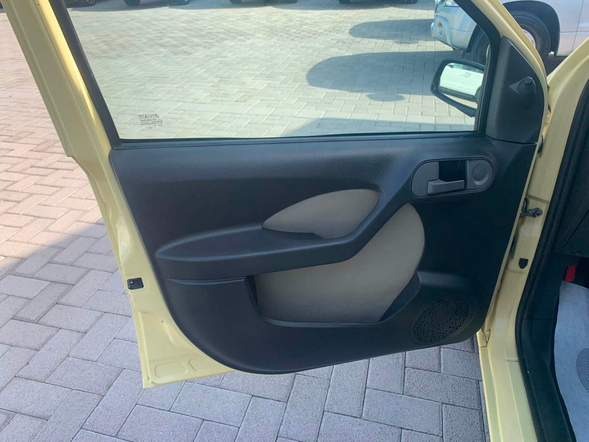 Fiat Panda 1.2 Emotion (11)