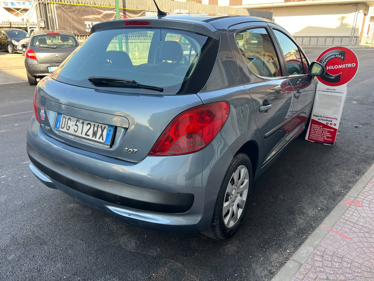 Peugeot 207 HDi 70CV 5p. ONE Line (2)