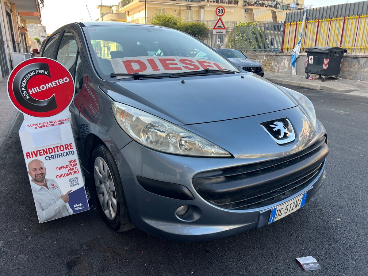 Peugeot 207 HDi 70CV 5p. ONE Line (3)
